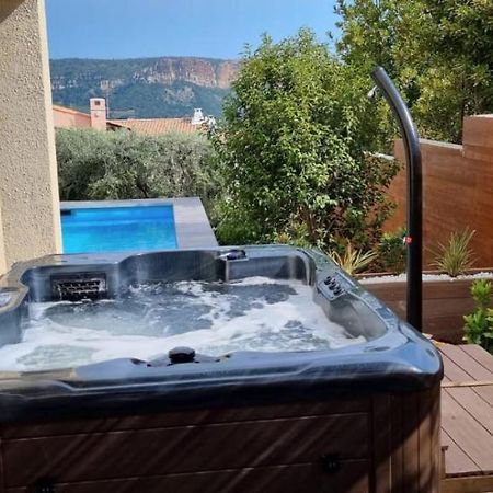 Rêves de vie, appartement vue mer, piscine non chauffée et spa privatifs Cassis Exterior foto