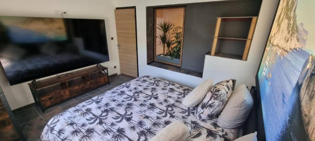 Rêves de vie, appartement vue mer, piscine non chauffée et spa privatifs Cassis Exterior foto